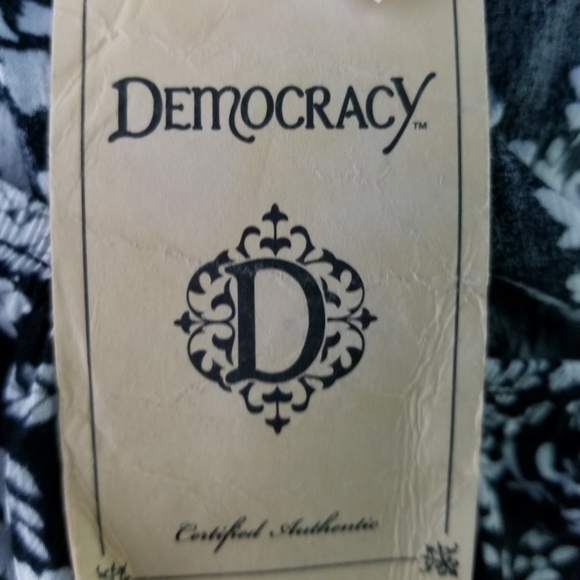 Democracy 3/4 Sleeve Black Print Peasant Blouse Size Small NWT - Picture 4 of 14